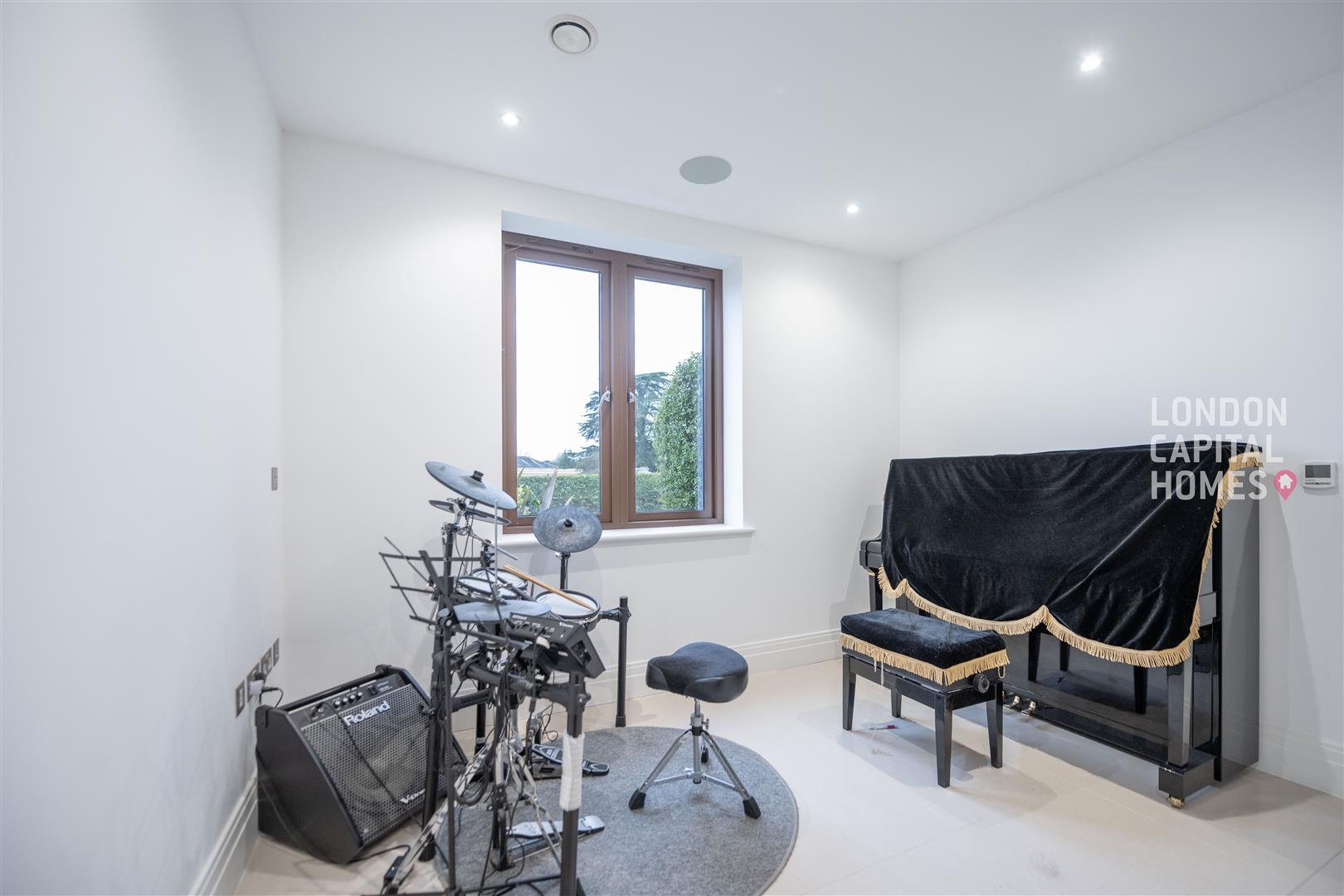 Duchess Crescent, Stanmore